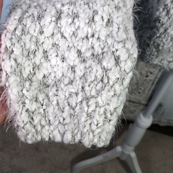 Buffalo Softest Eyelash Yarn in White and Soft Gray Long Sleeve Popover Sweater - Picture 7 of 12